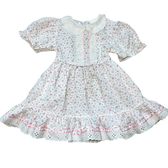 Vintage 1970s Winnie the Pooh 2T Girls Dainty Floral Full Circle Dress